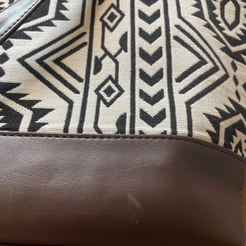 Odyssey Tote bag from Trades of Hope - pre-loved - Picture 4 of 10